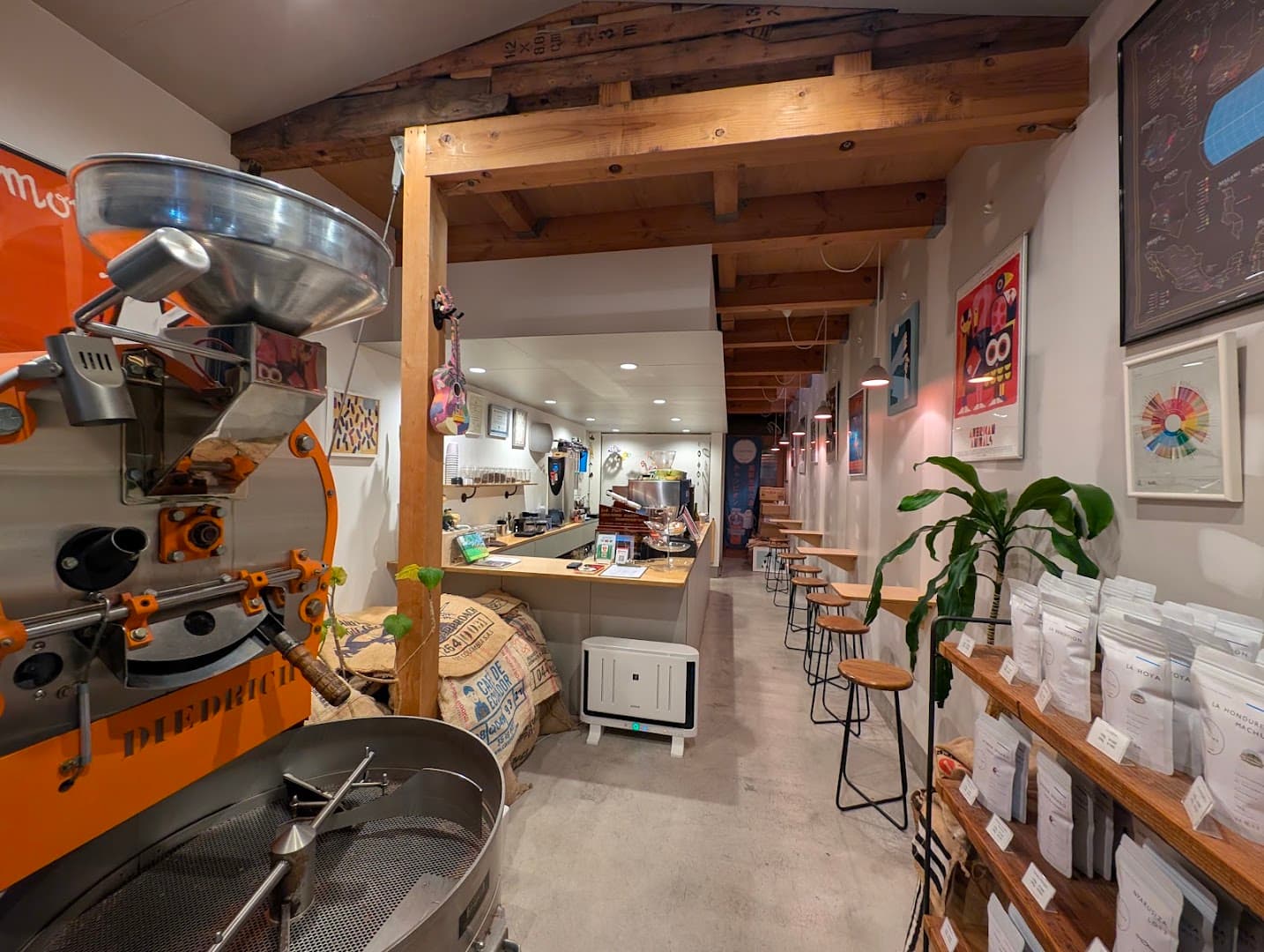 FINE TIME COFFEE ROASTERS - specialty coffee shop in Tokyo