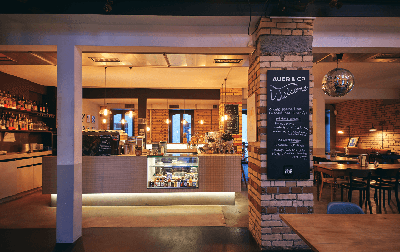 Auer & Co. - specialty coffee shop in Aussersihl