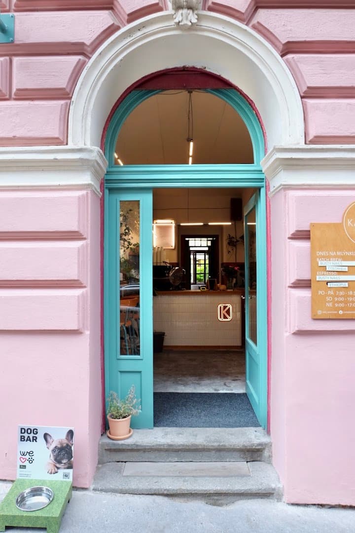 Cafe KávOkno Lupáčova - specialty coffee shop in Prague