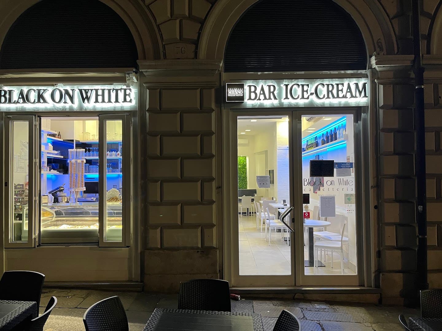 Storefront of Black on White-Bar Roma, specialty coffee shop in Rome