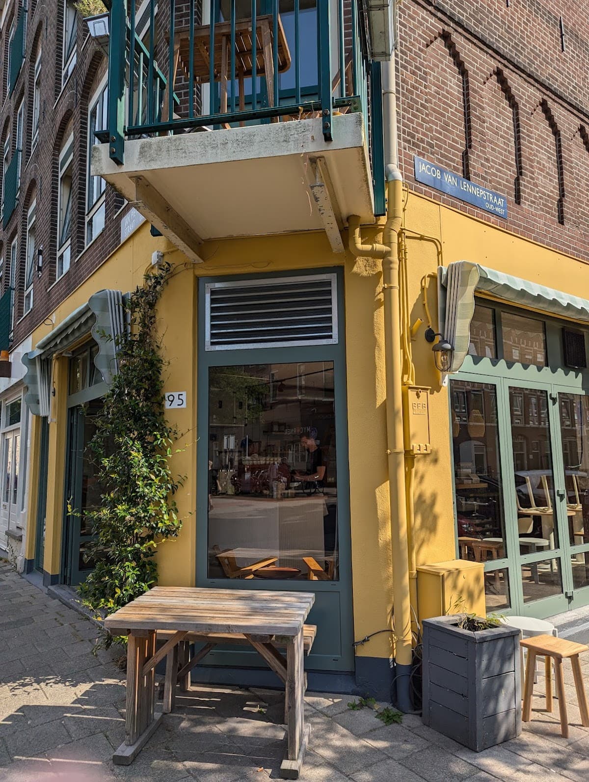 Maracuyá - specialty coffee shop in Amsterdam