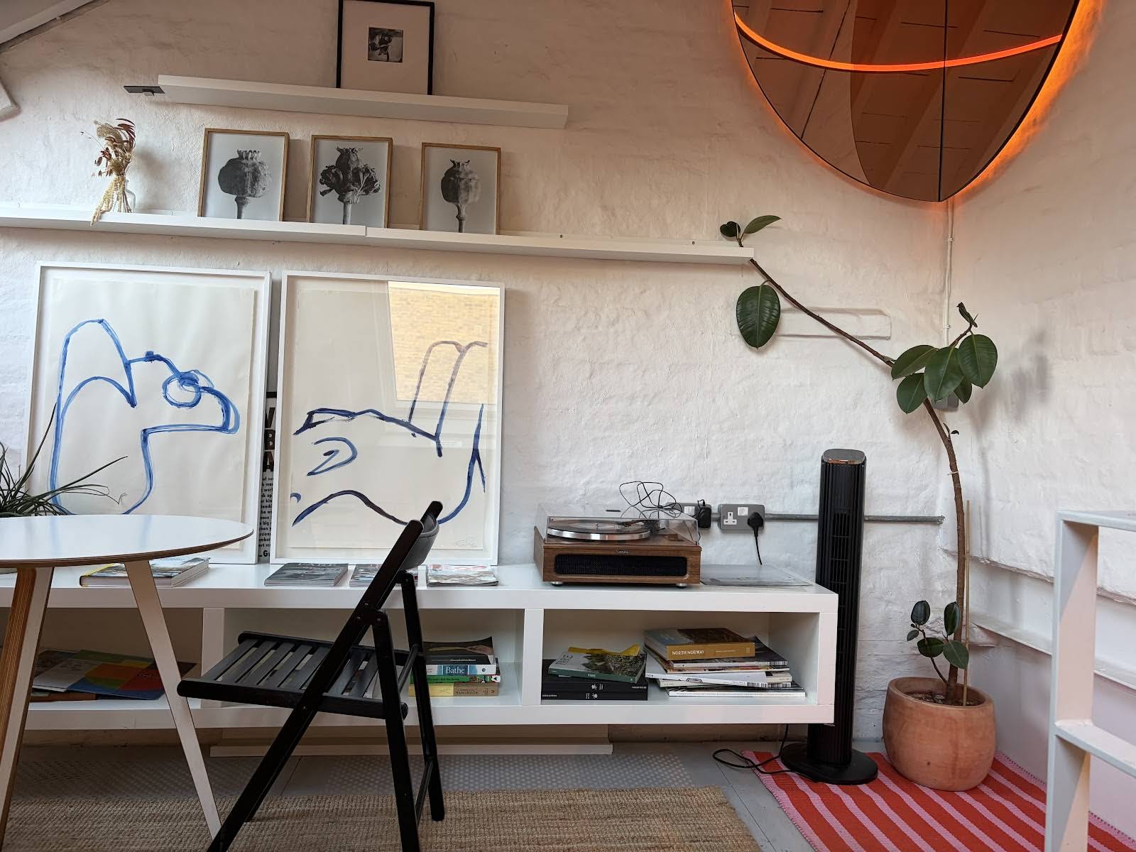 Leigh's specialty coffee shop in London - photo 11