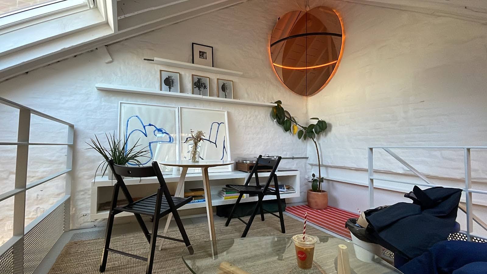 Leigh's specialty coffee shop in London - photo 10