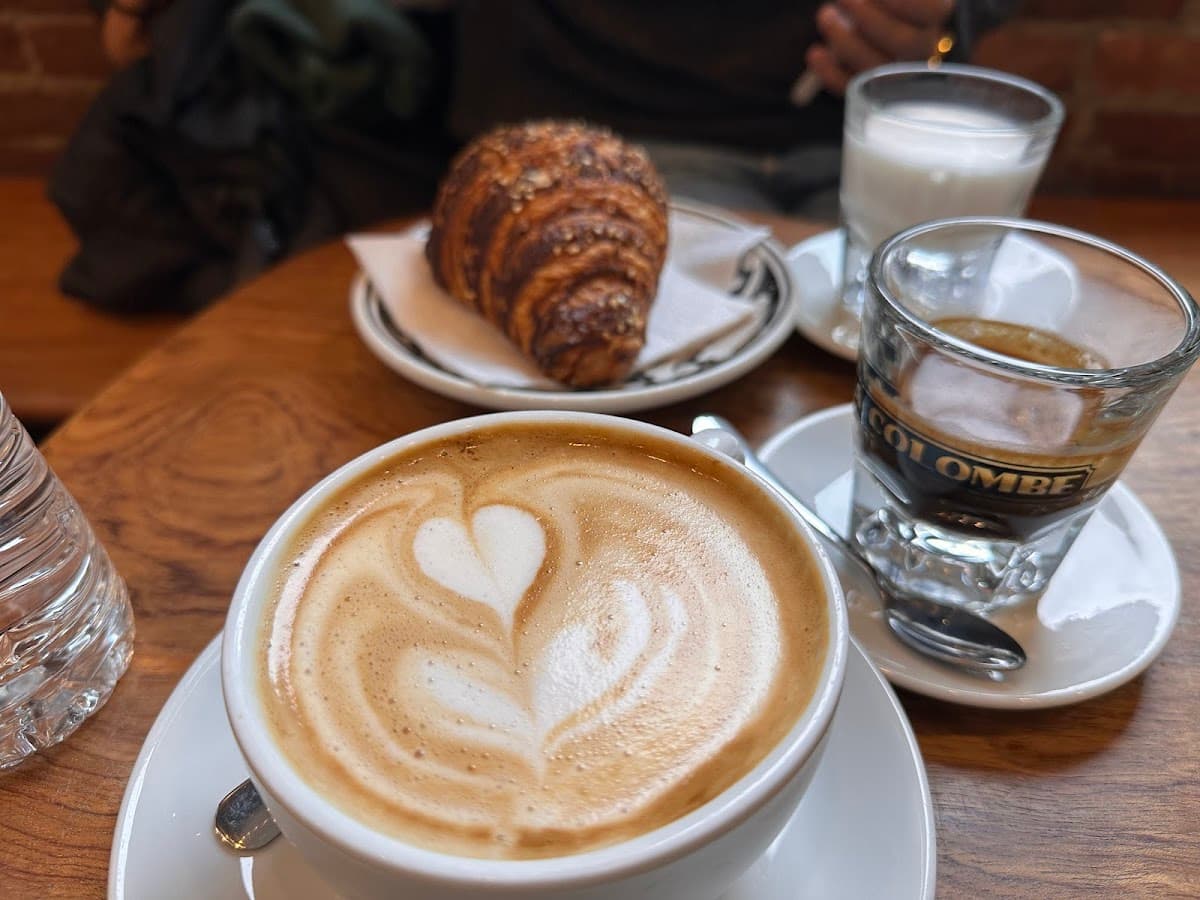 La Colombe Coffee Workshop specialty coffee shop in New York - photo 6