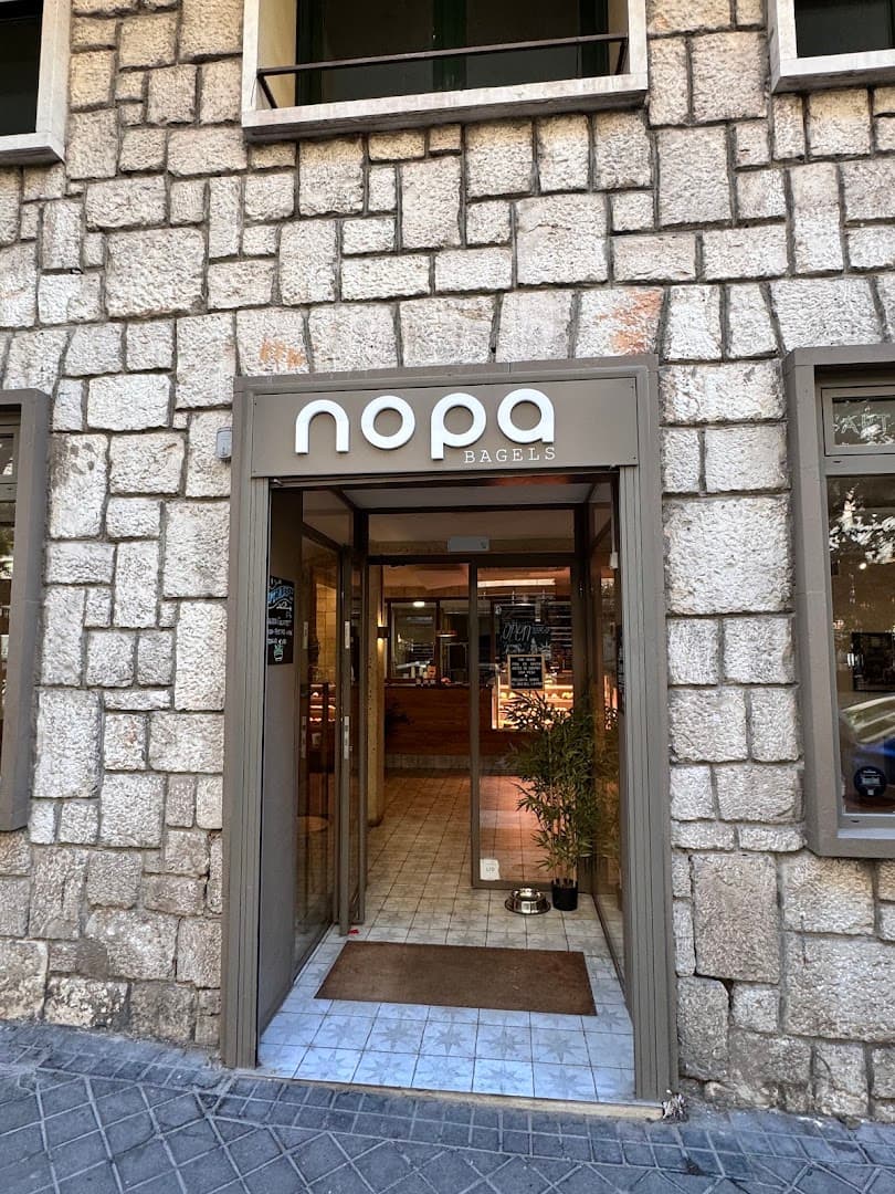 nopa bagels - specialty coffee shop in Madrid
