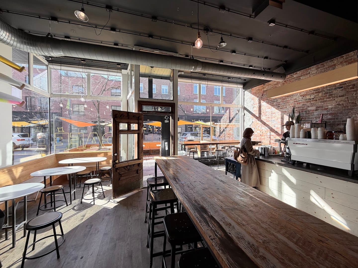 September Cafe - specialty coffee shop in Montreal