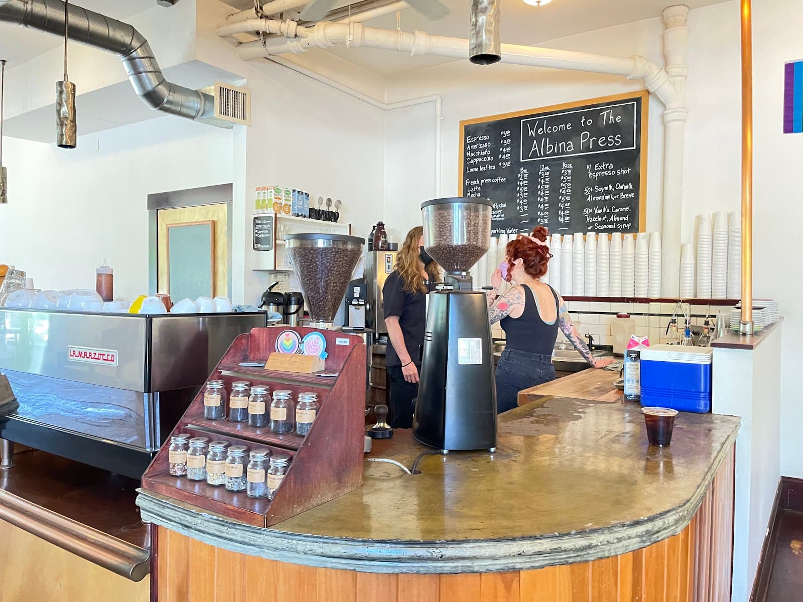 Albina Press specialty coffee shop in Portland - photo 9