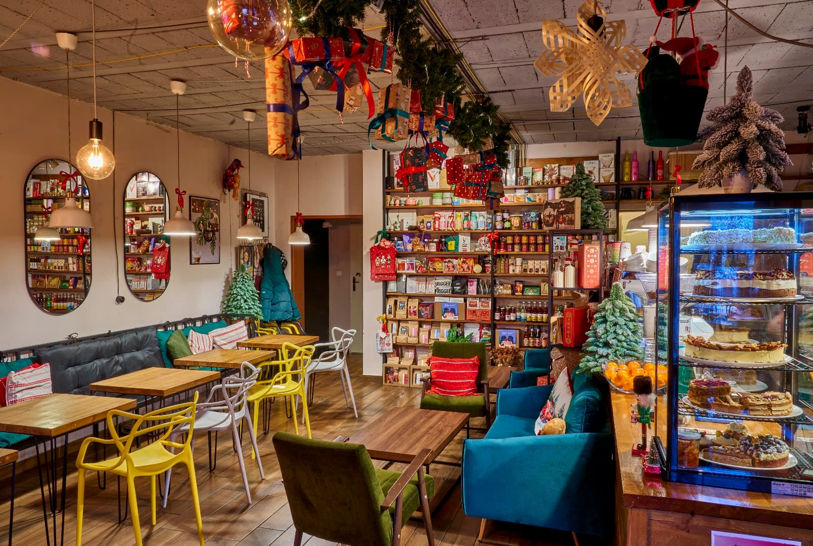Interior of Frykasy Rarytasy, specialty coffee shop in Warsaw