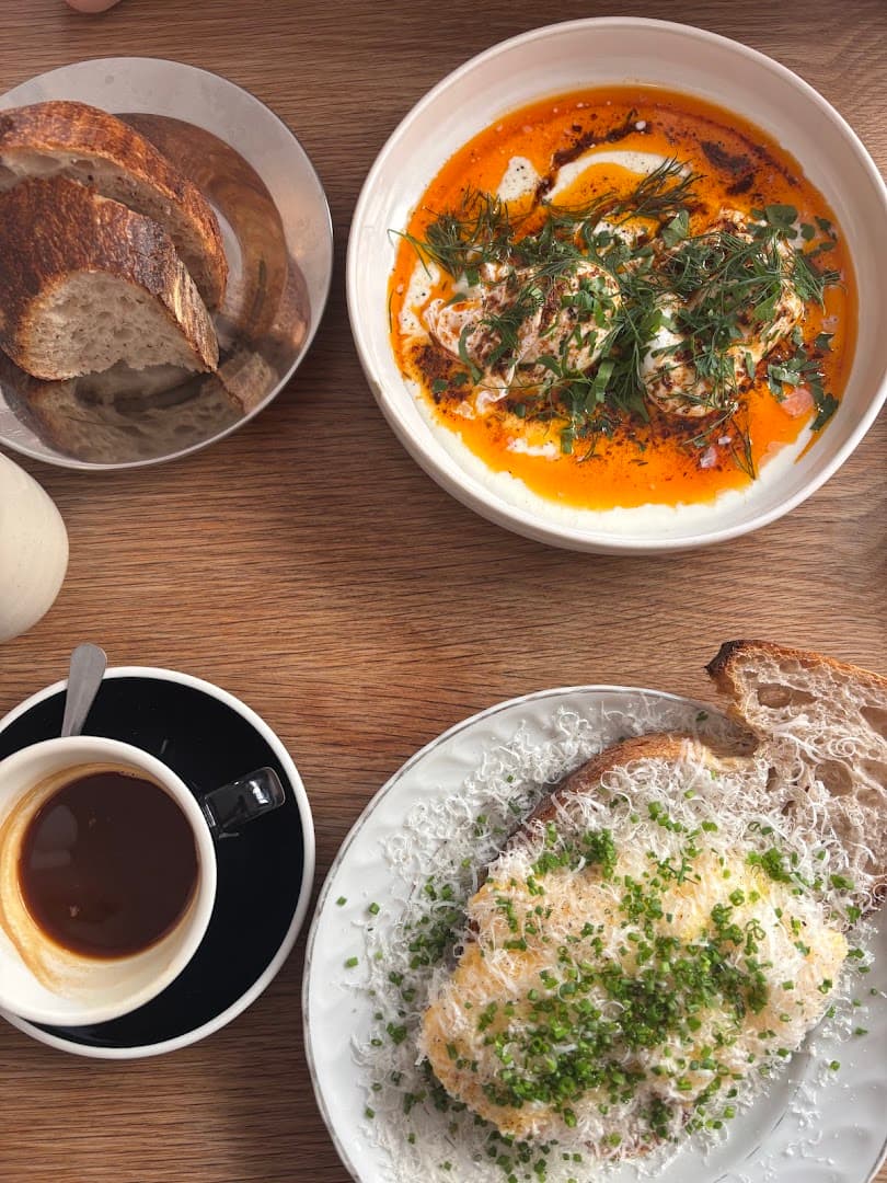 Época - specialty coffee shop in Baixa