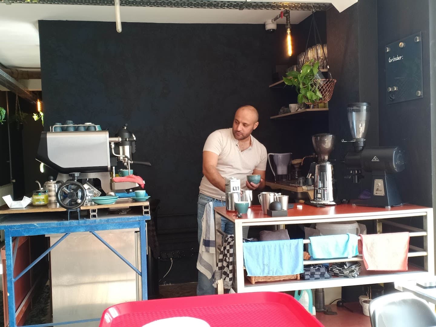 Amsterdam Coffee Lab specialty coffee shop in Amsterdam - photo 8