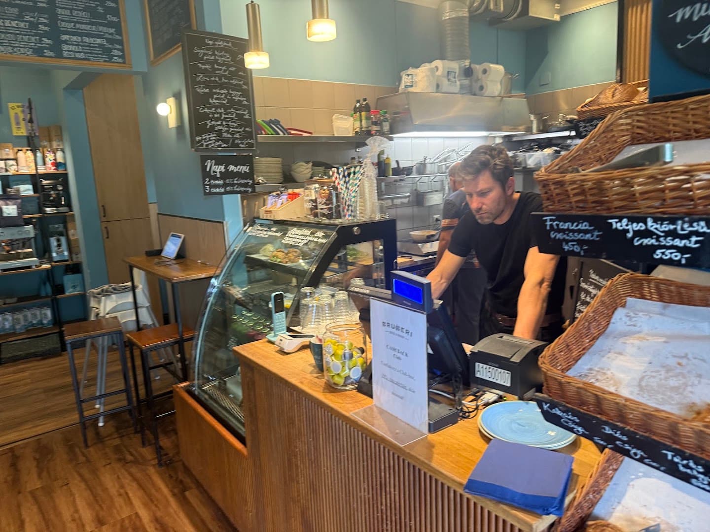 Bruberi Coffee & Bakery specialty coffee shop in Budapest - photo 9