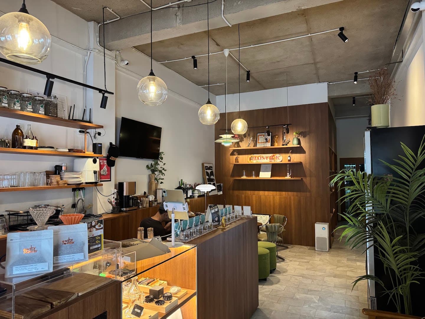 Earthy Roaster (Specialty Coffee) - specialty coffee shop in Bangkok
