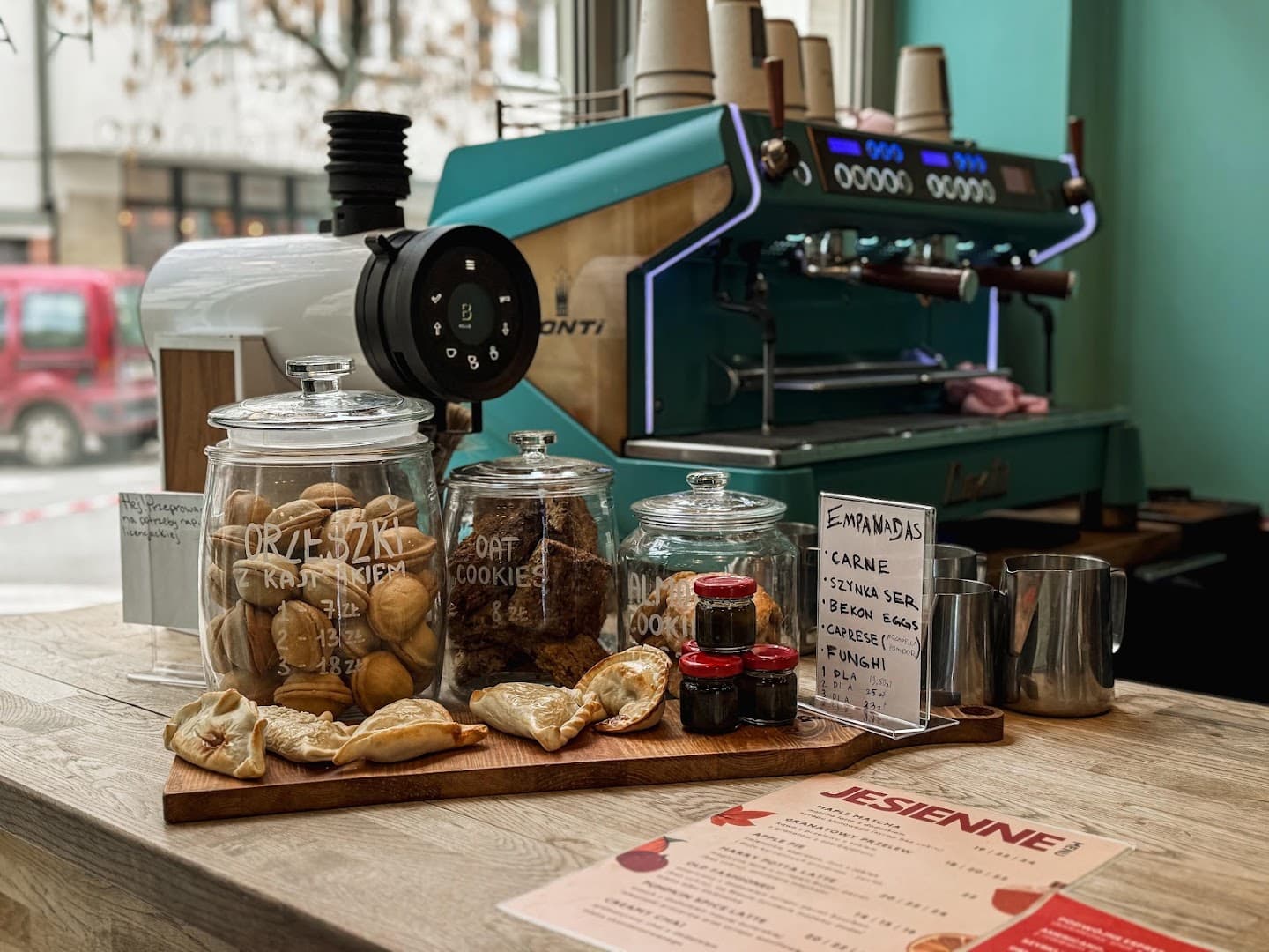 Cafe Central Hoża - specialty coffee shop in Warsaw