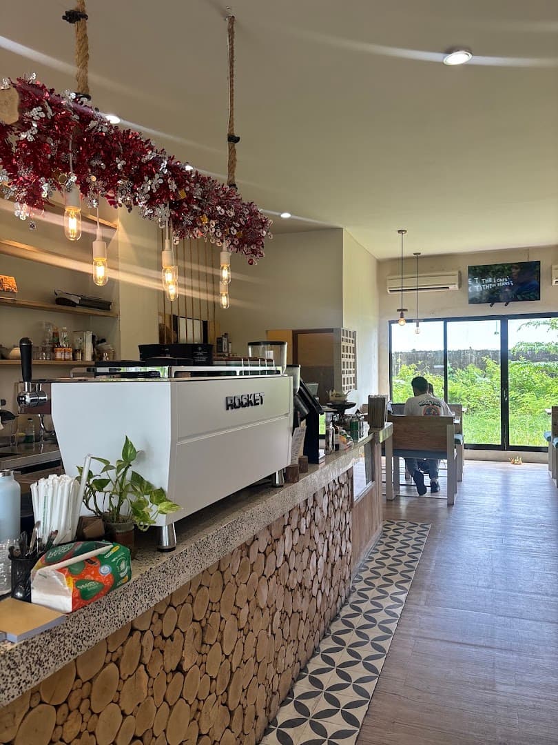 FARMER BREWS ROASTERY - specialty coffee shop in Bali