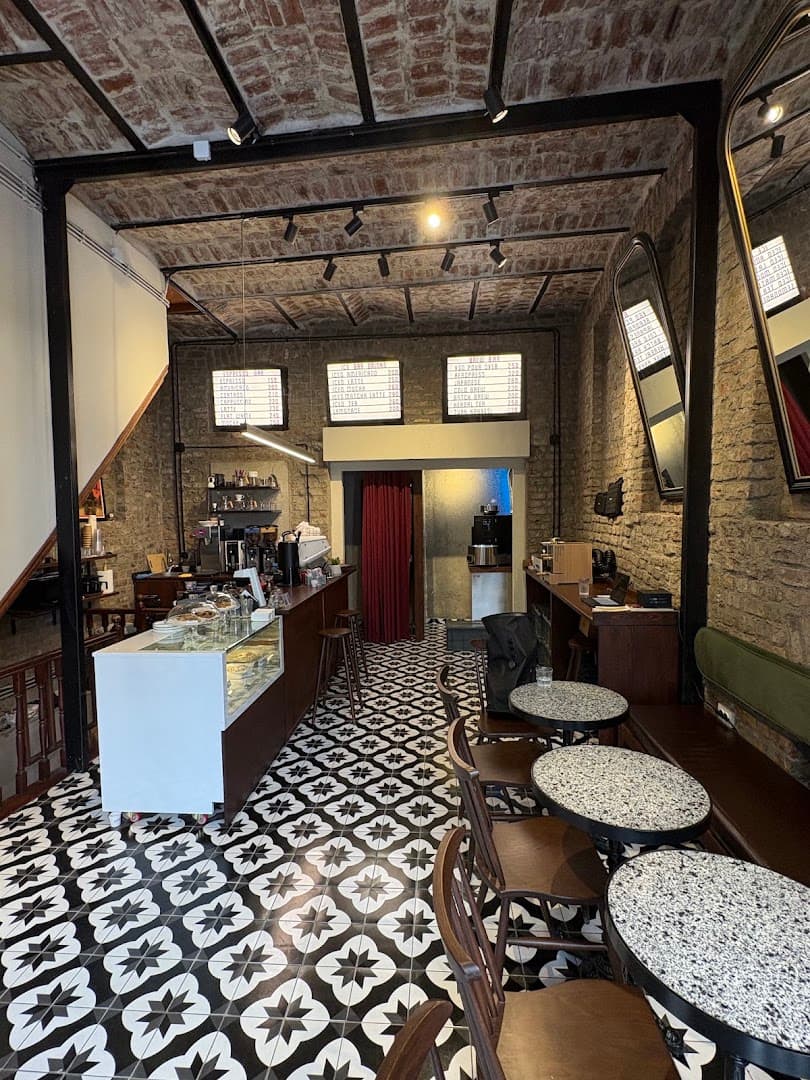 Arc Co Coffee Roastery specialty coffee shop in Istanbul - photo 3