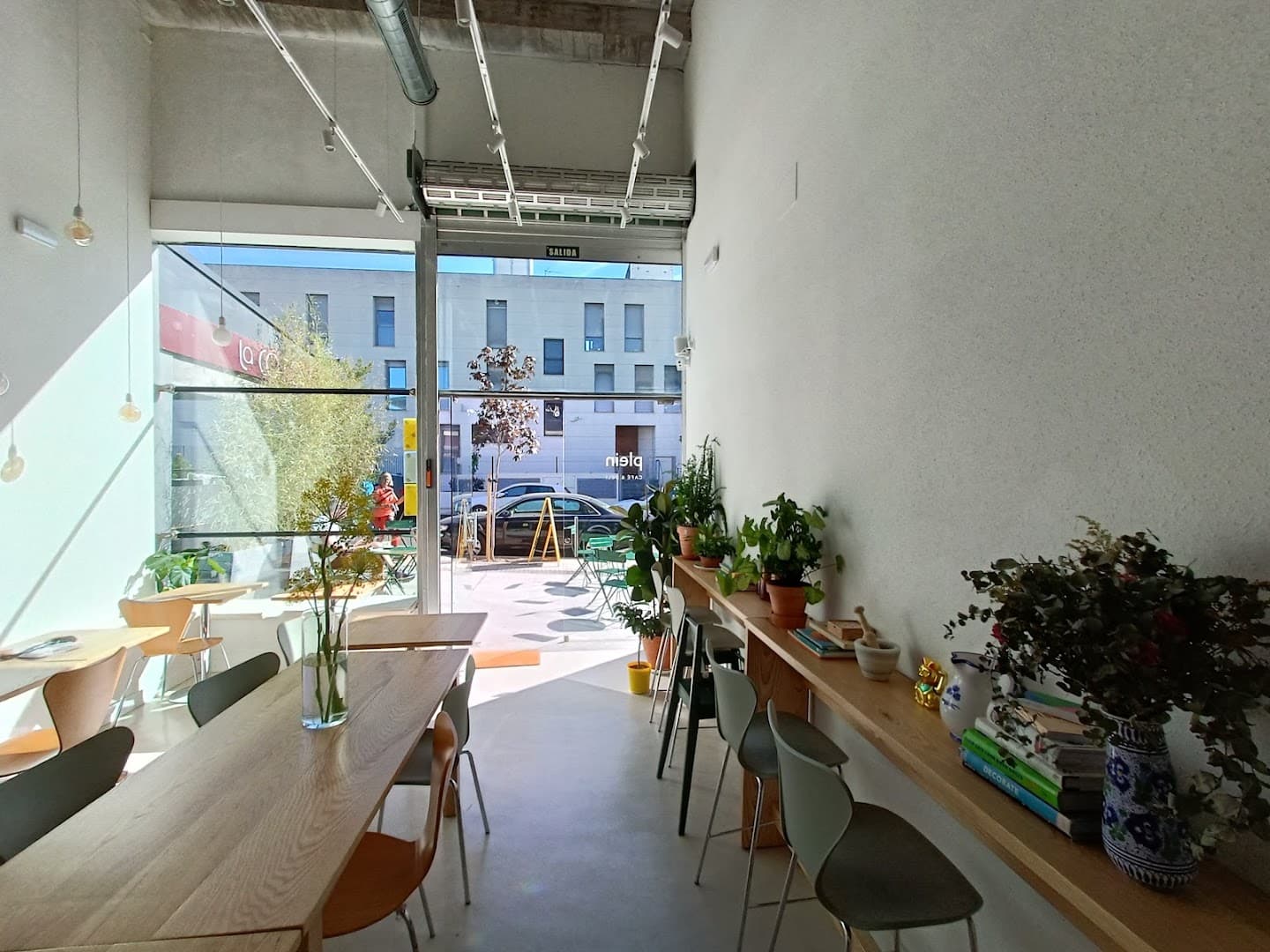 Plein Cafe & Deli - specialty coffee shop in Madrid