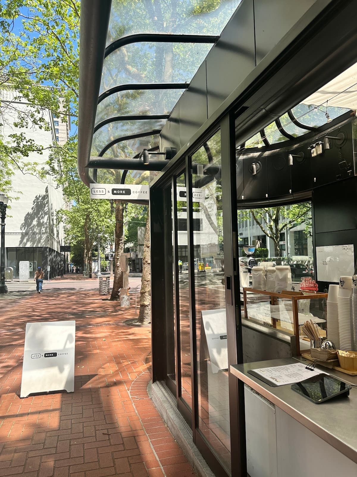 Less and more coffee - specialty coffee shop in Downtown Portland