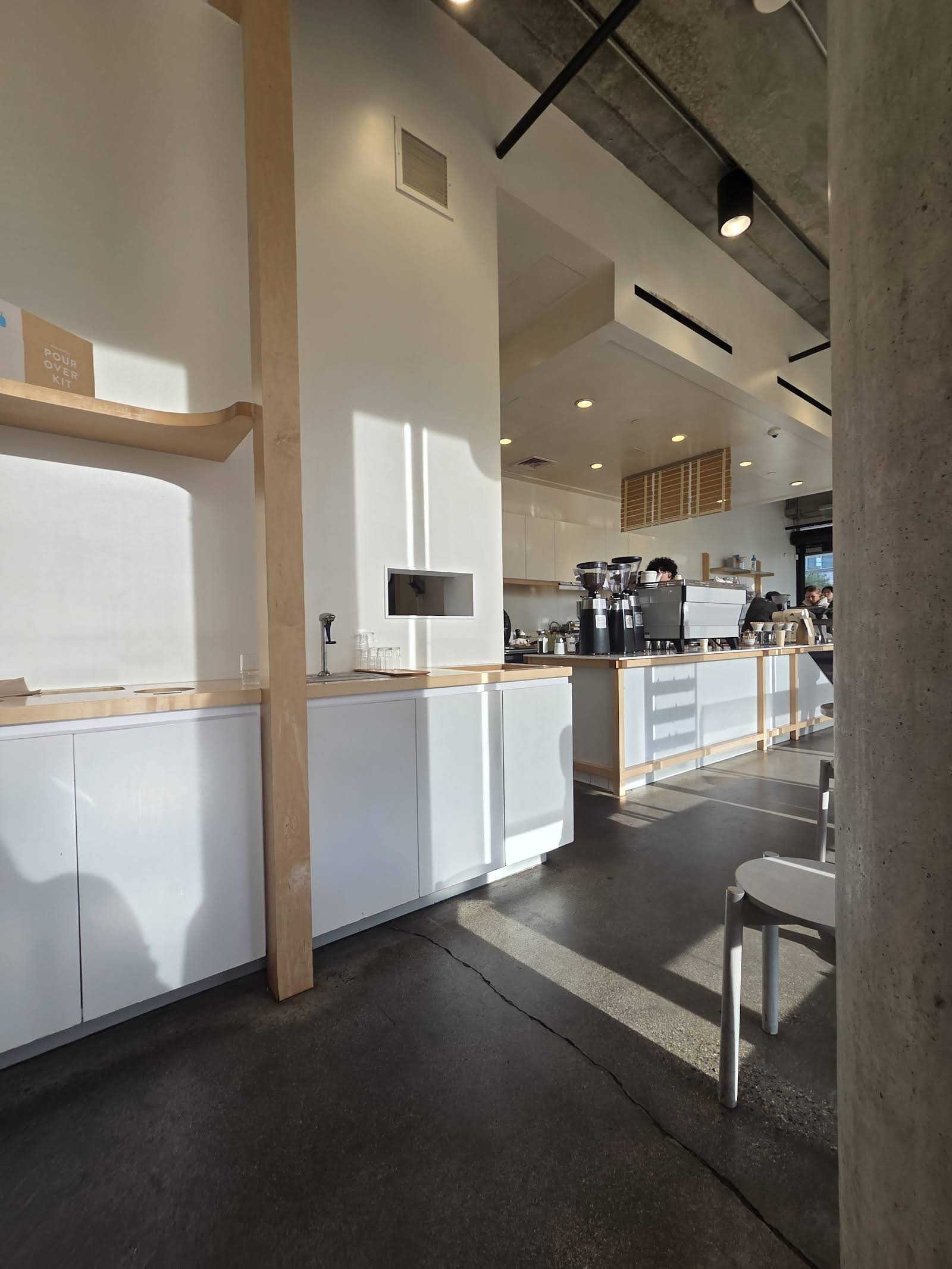 Blue Bottle Coffee specialty coffee shop in Los Angeles - photo 7