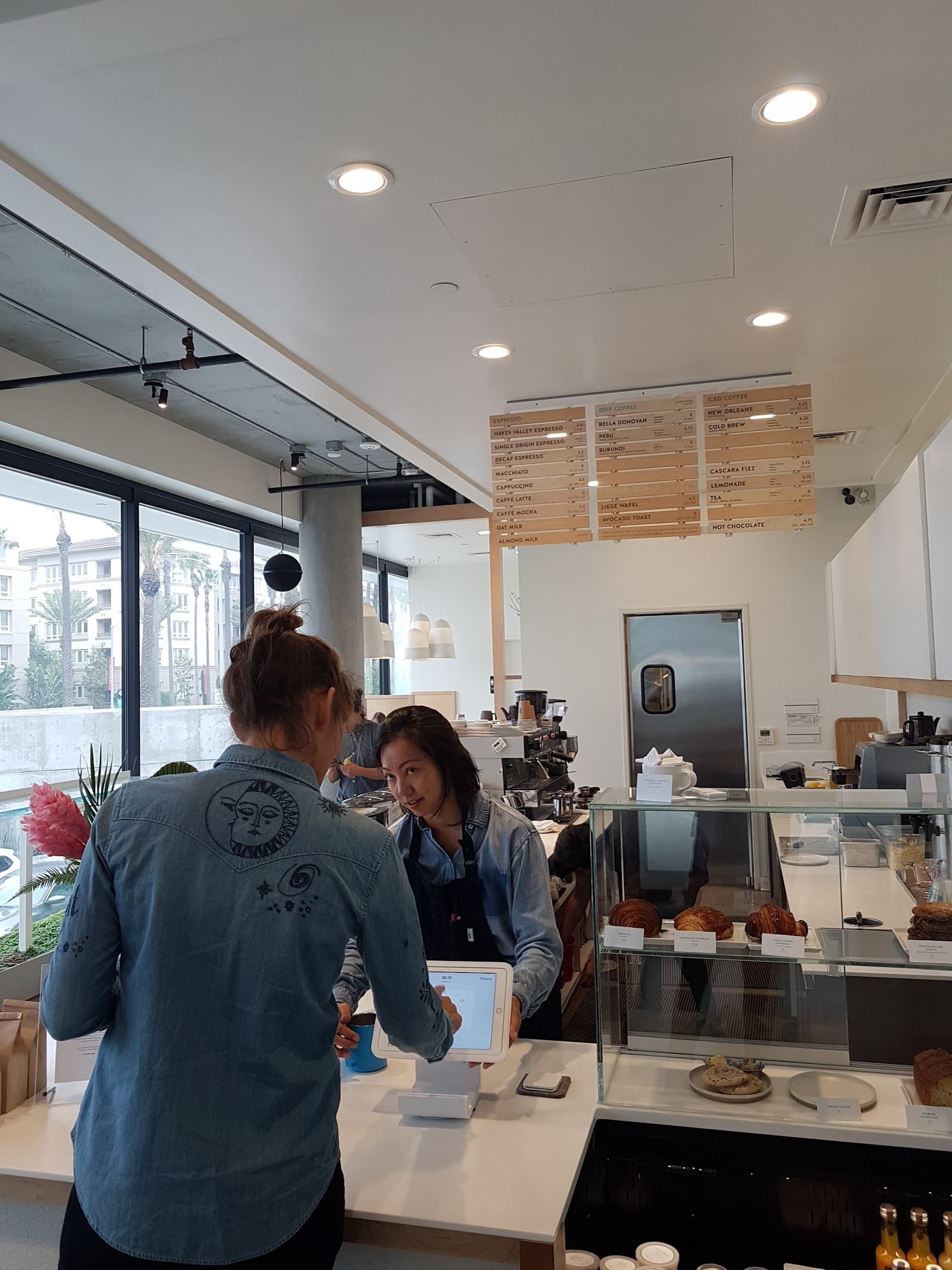 Blue Bottle Coffee specialty coffee shop in Los Angeles - photo 9