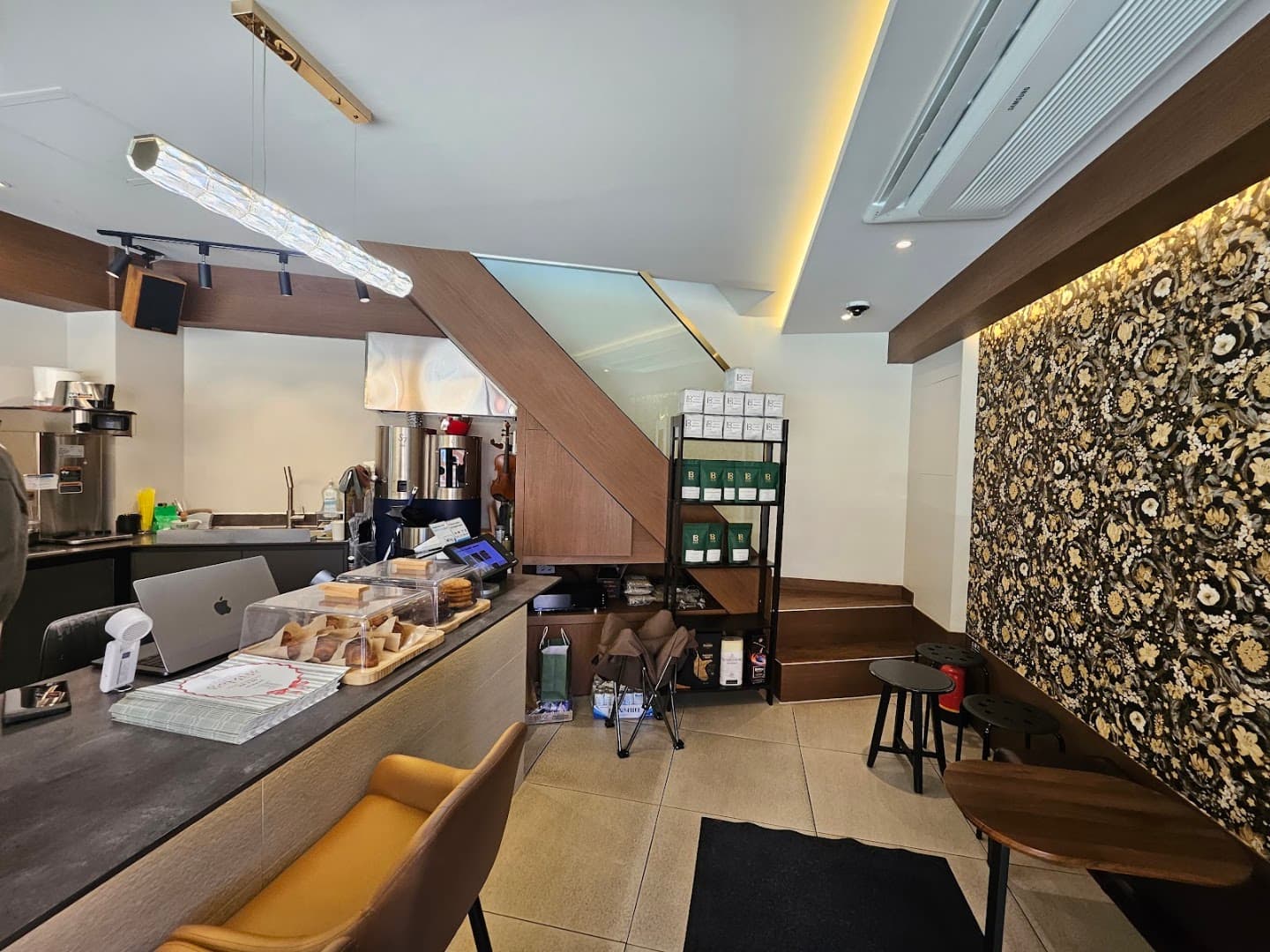 Interior of Alto Coffee Bar, specialty coffee shop in Seoul