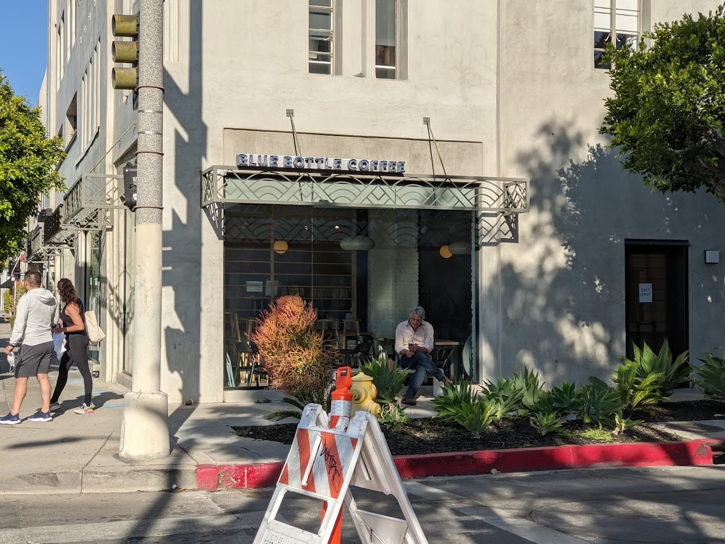Blue Bottle Coffee specialty coffee shop in Los Angeles - photo 9