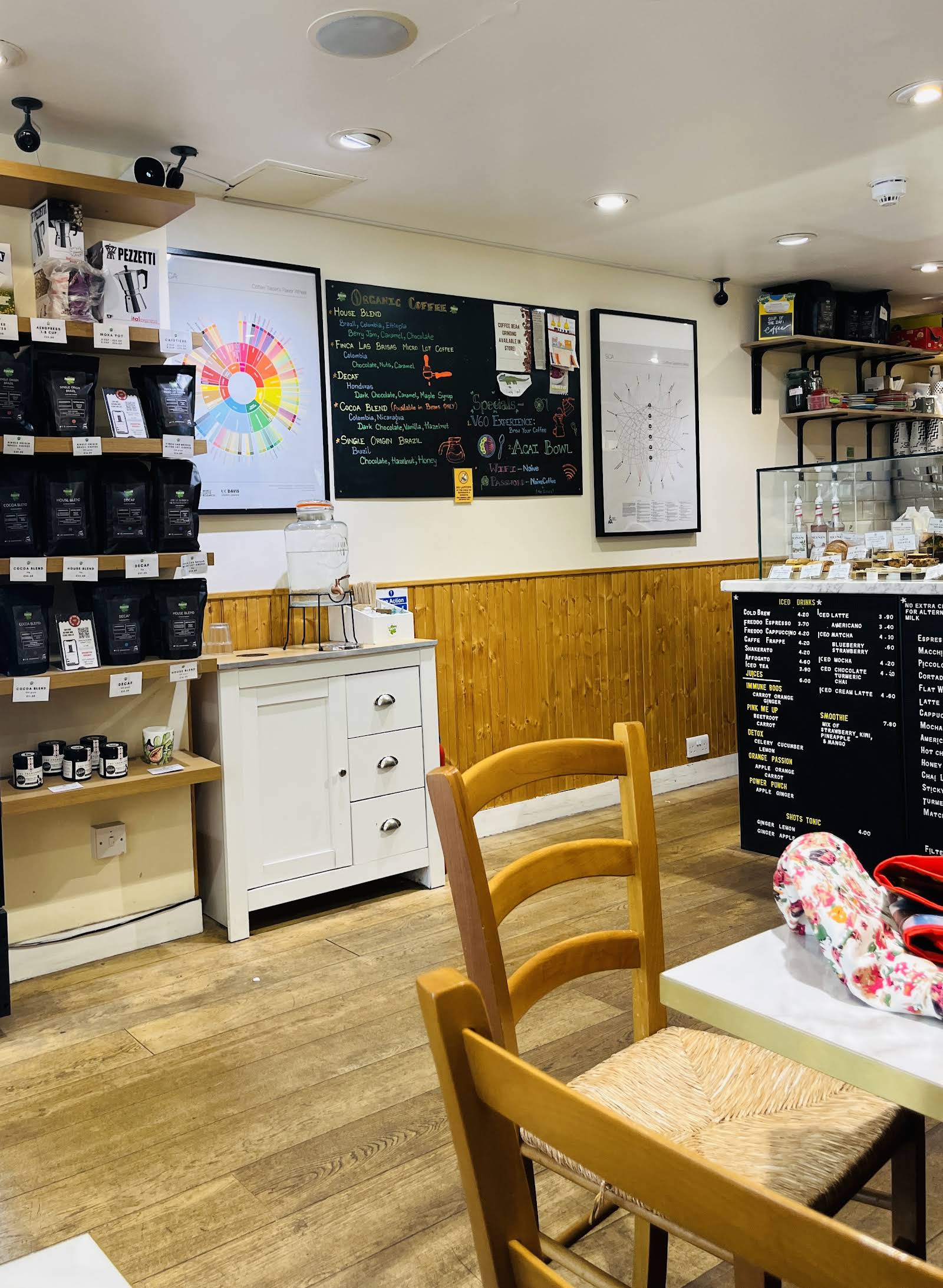 Naive specialty coffee shop in London - photo 12