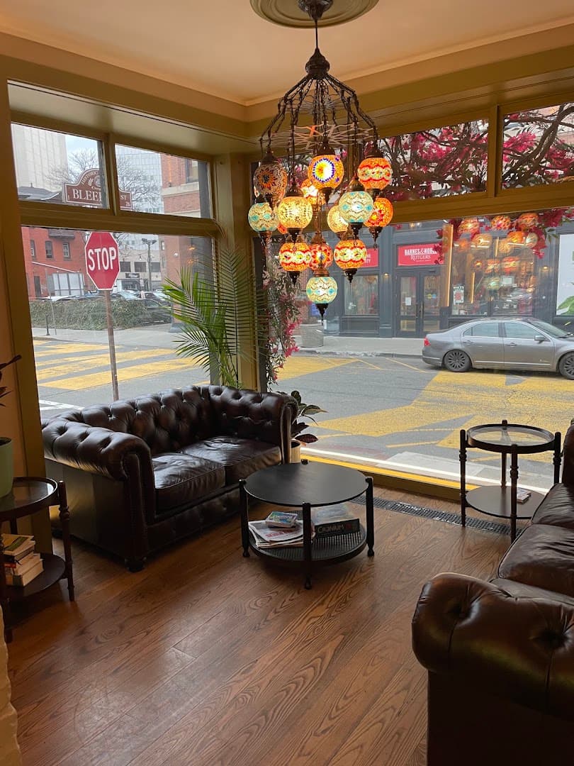 Qaalii's Cafe - specialty coffee shop in Newark