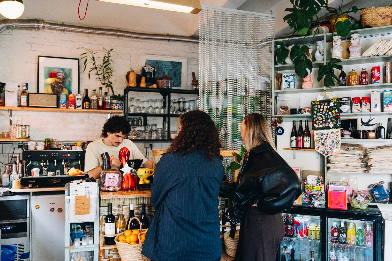 PENTAGON - Specialty coffee / Vegetarian food / Natural wine / Affordable art — specialty coffee in Lisbon