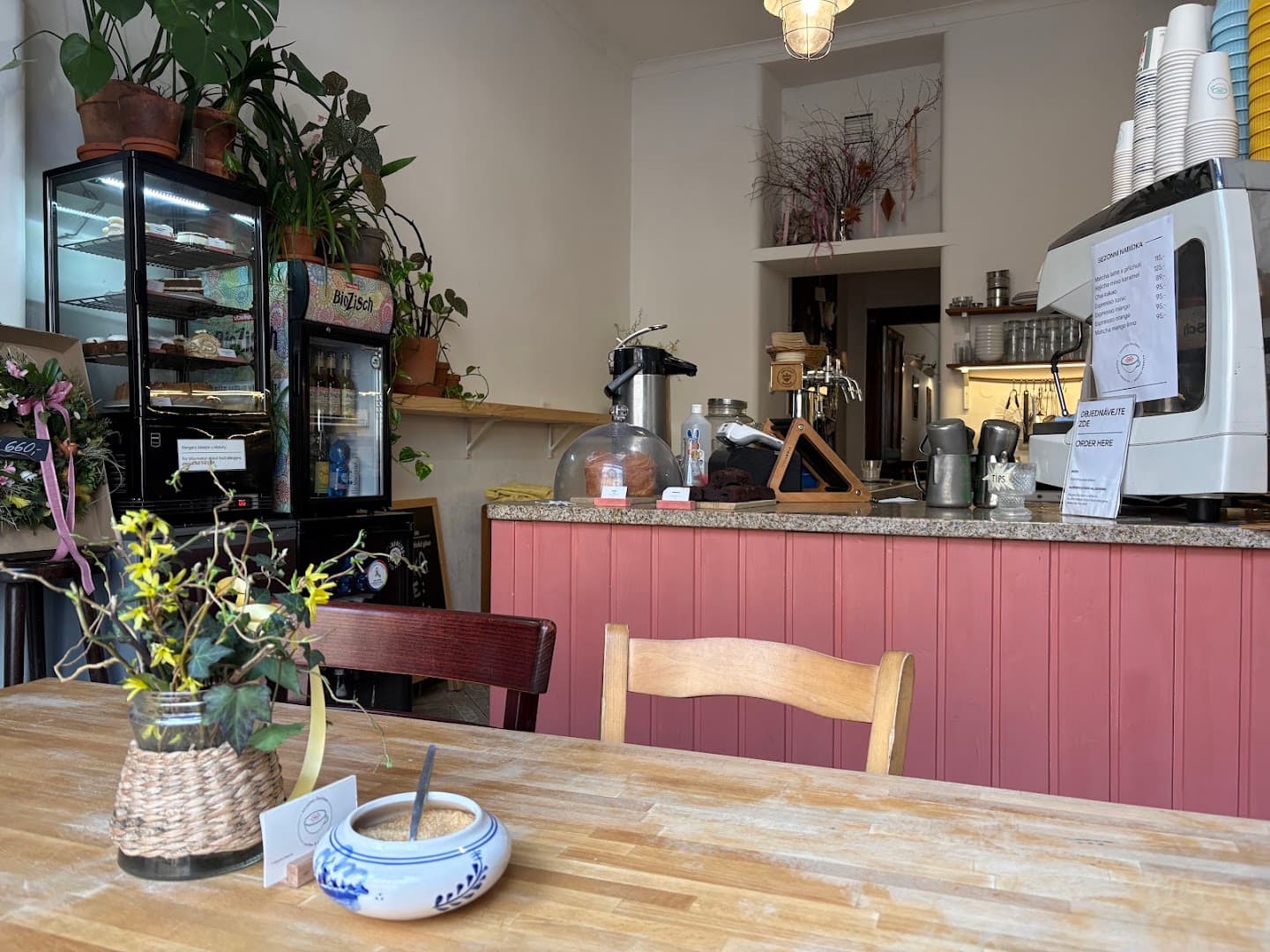 Interior of Kavárna Čekárna, specialty coffee shop in Prague