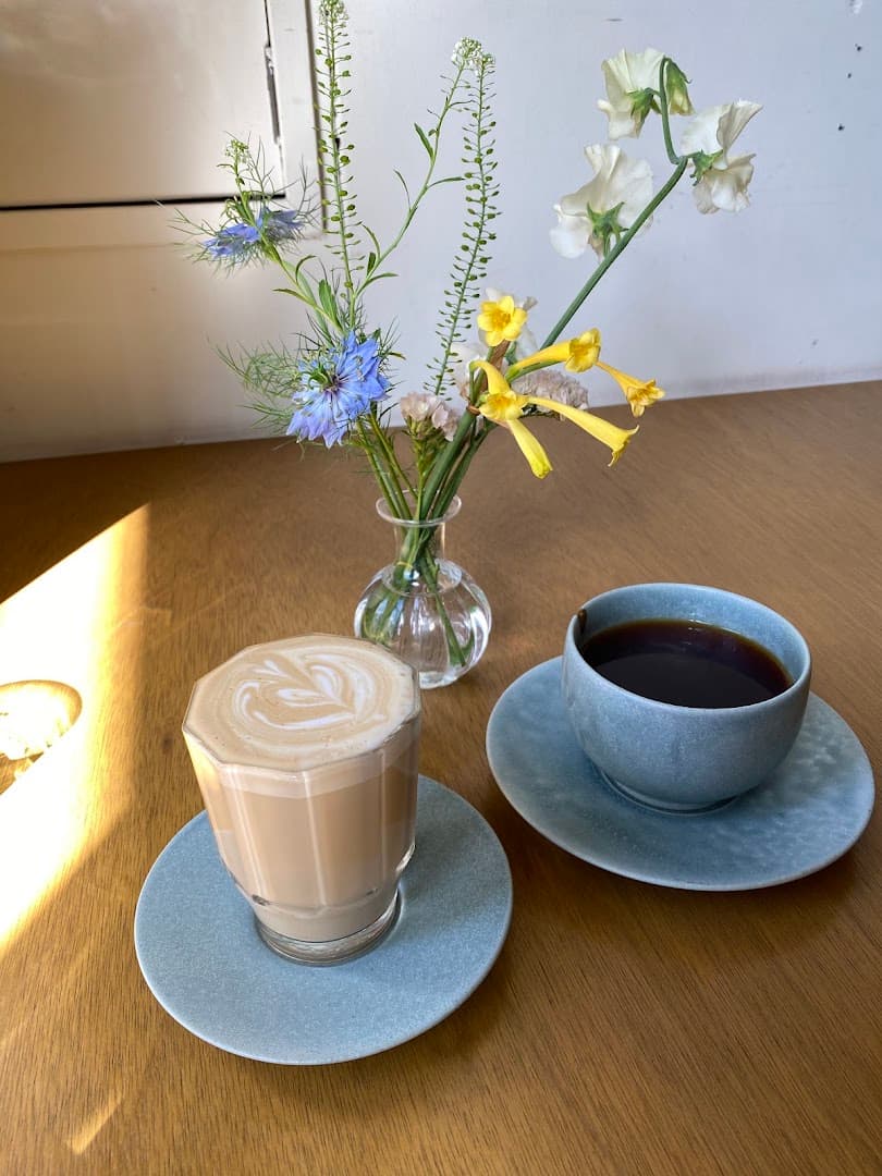 ONIBUS COFFEE Nakameguro 3 Chome - specialty coffee shop in Tokyo