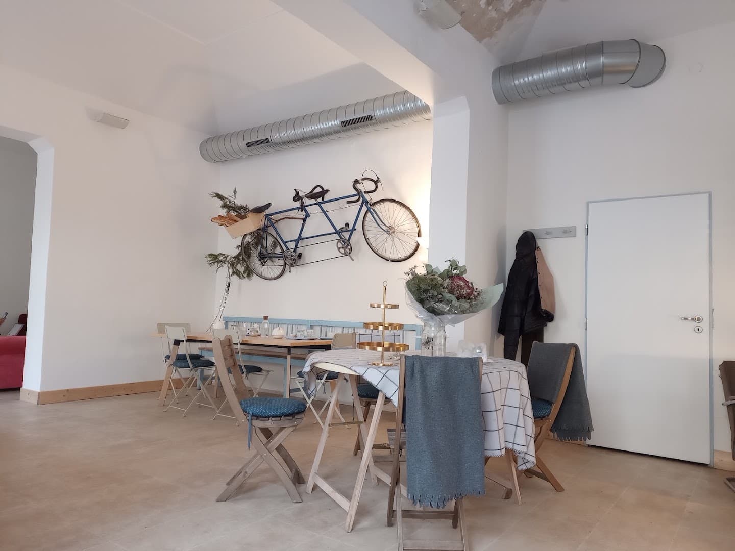 Chleba a máslo - specialty coffee shop in Prague
