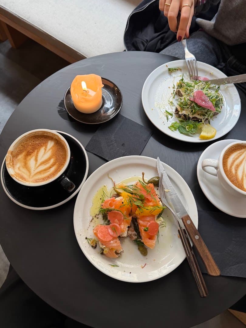 Residence Kann - specialty coffee shop in Paris