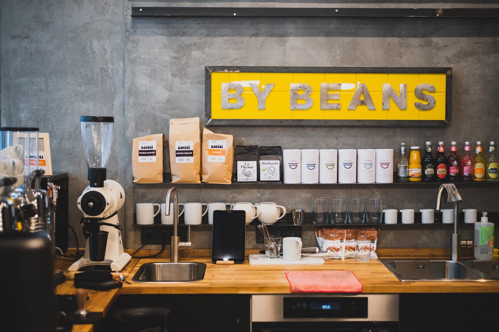 Bányai By Beans coffee - specialty coffee shop in II. kerület