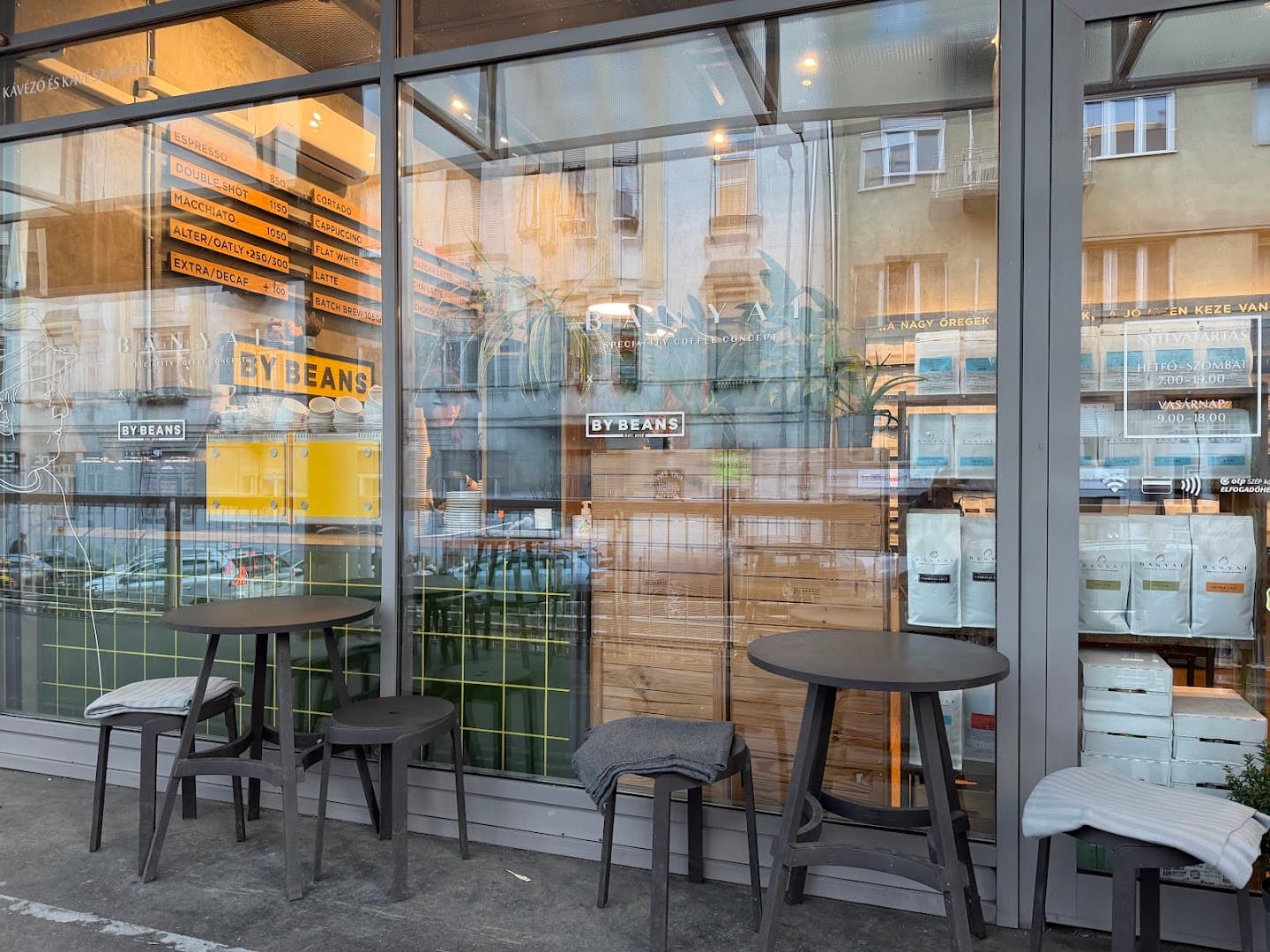 Bányai By Beans coffee specialty coffee shop in Budapest - photo 7