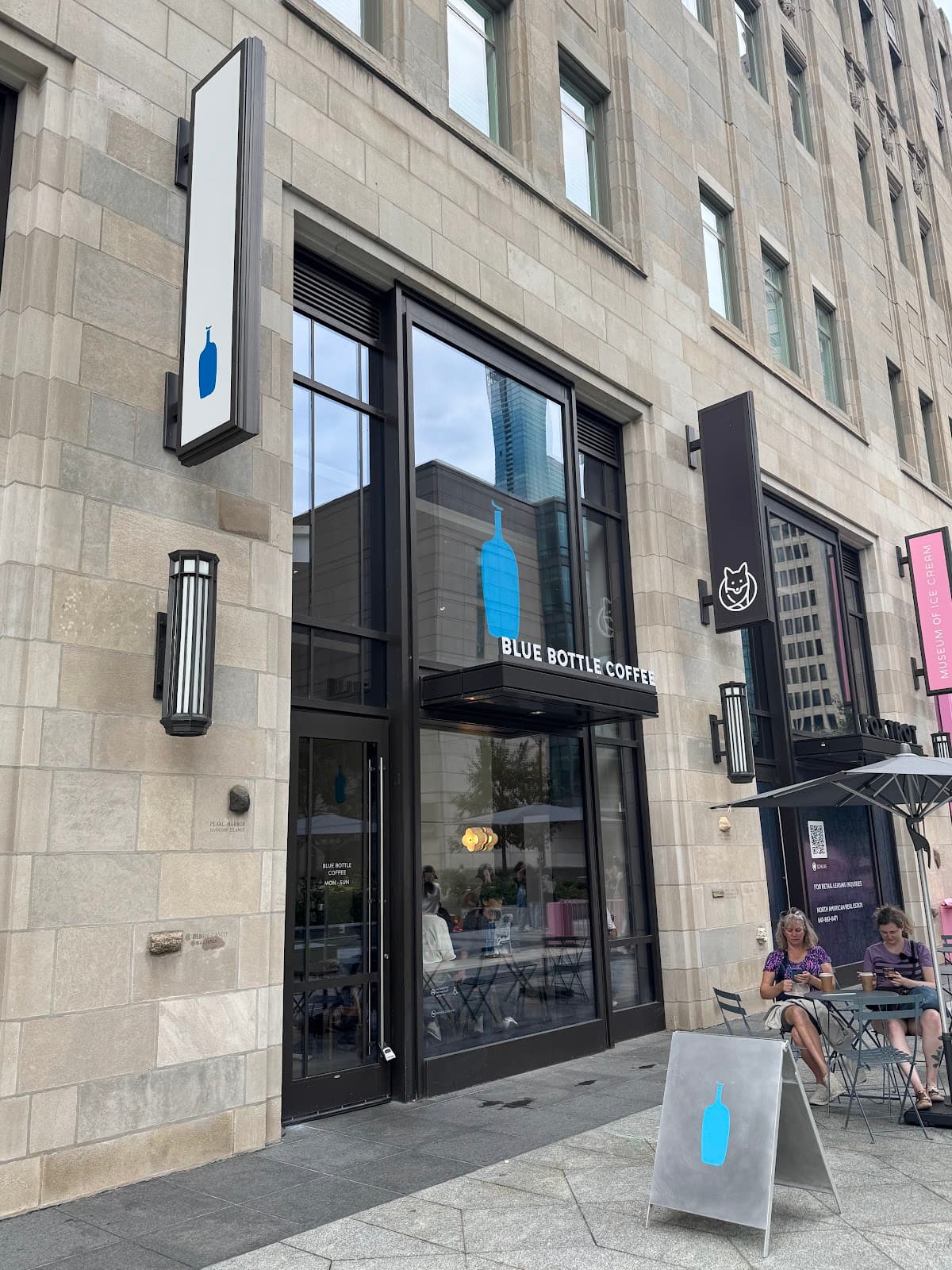 Blue Bottle Coffee - specialty coffee shop in Streeterville