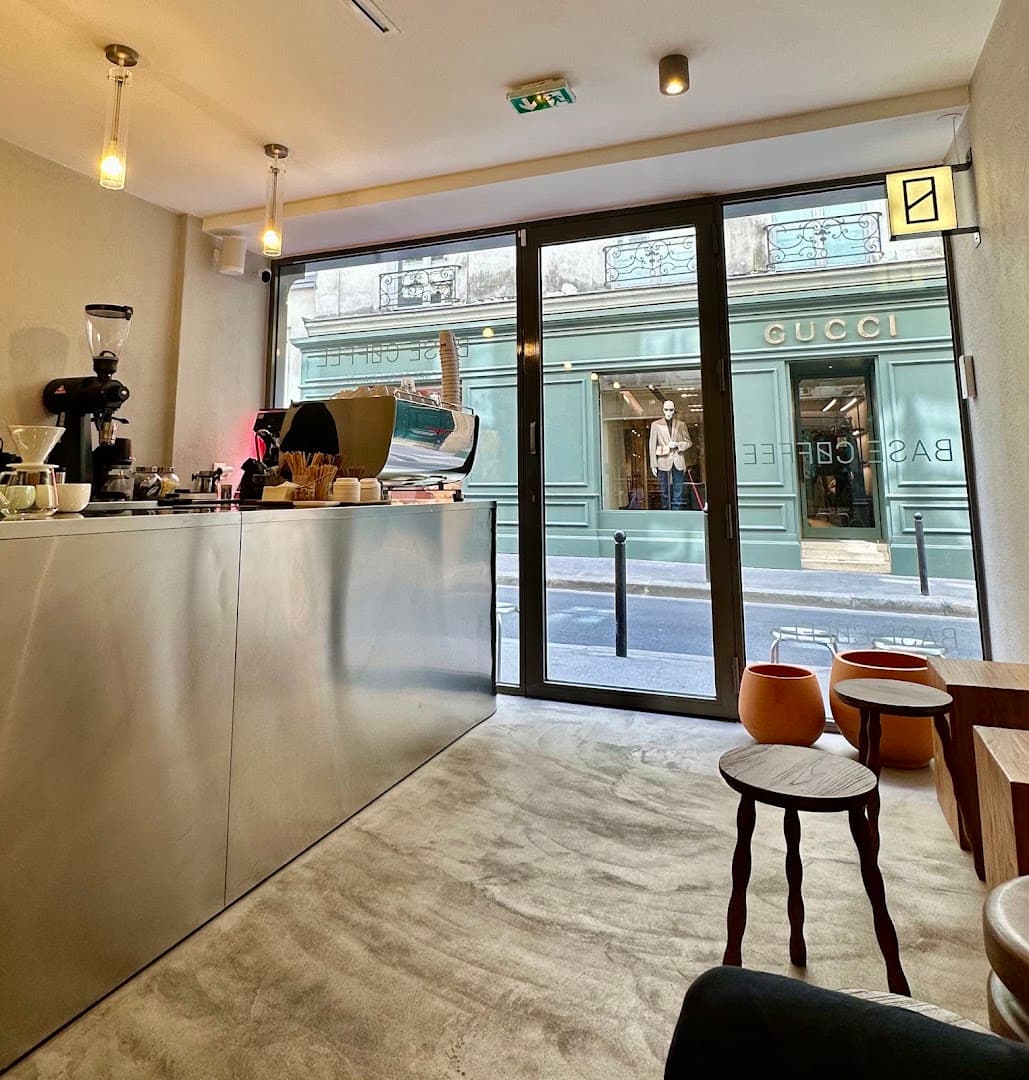 Base Coffee - specialty coffee shop in Paris