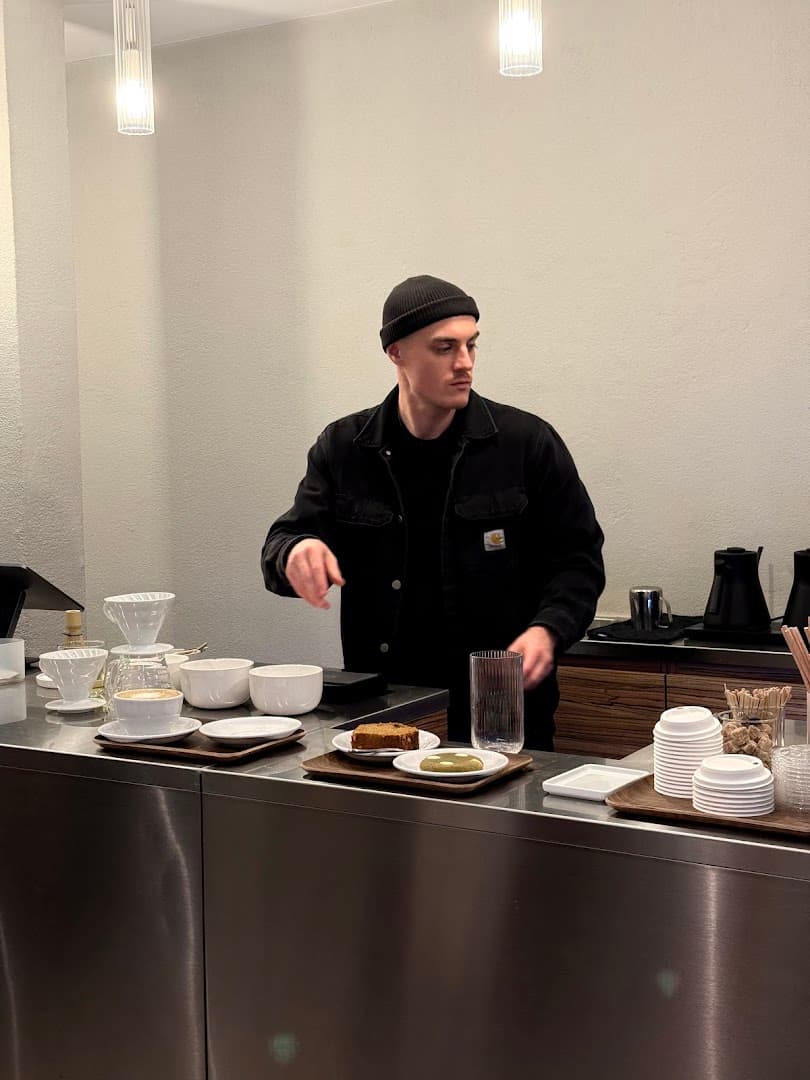 Base Coffee - specialty coffee shop in Paris