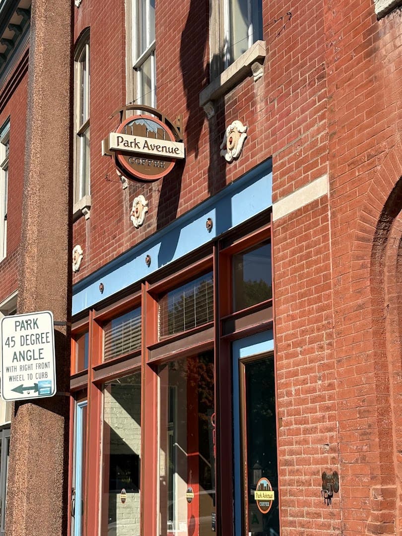 Park Avenue Coffee - Lafayette Square - specialty coffee shop in St. Louis