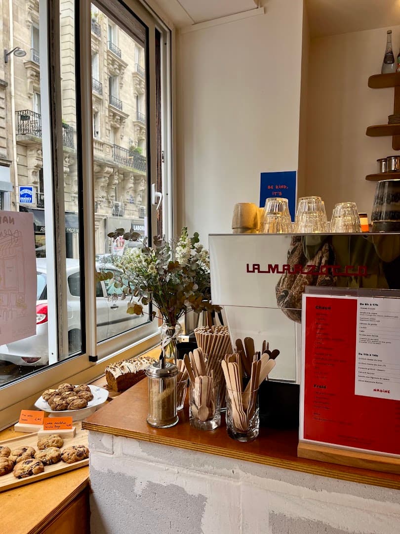 NADINE COFFEE SHOP - specialty coffee shop in Montmartre