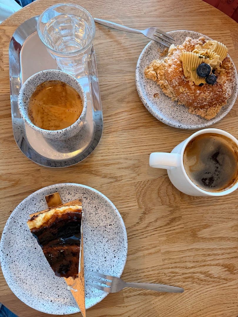 Coffee at eter, specialty coffee shop in Warsaw