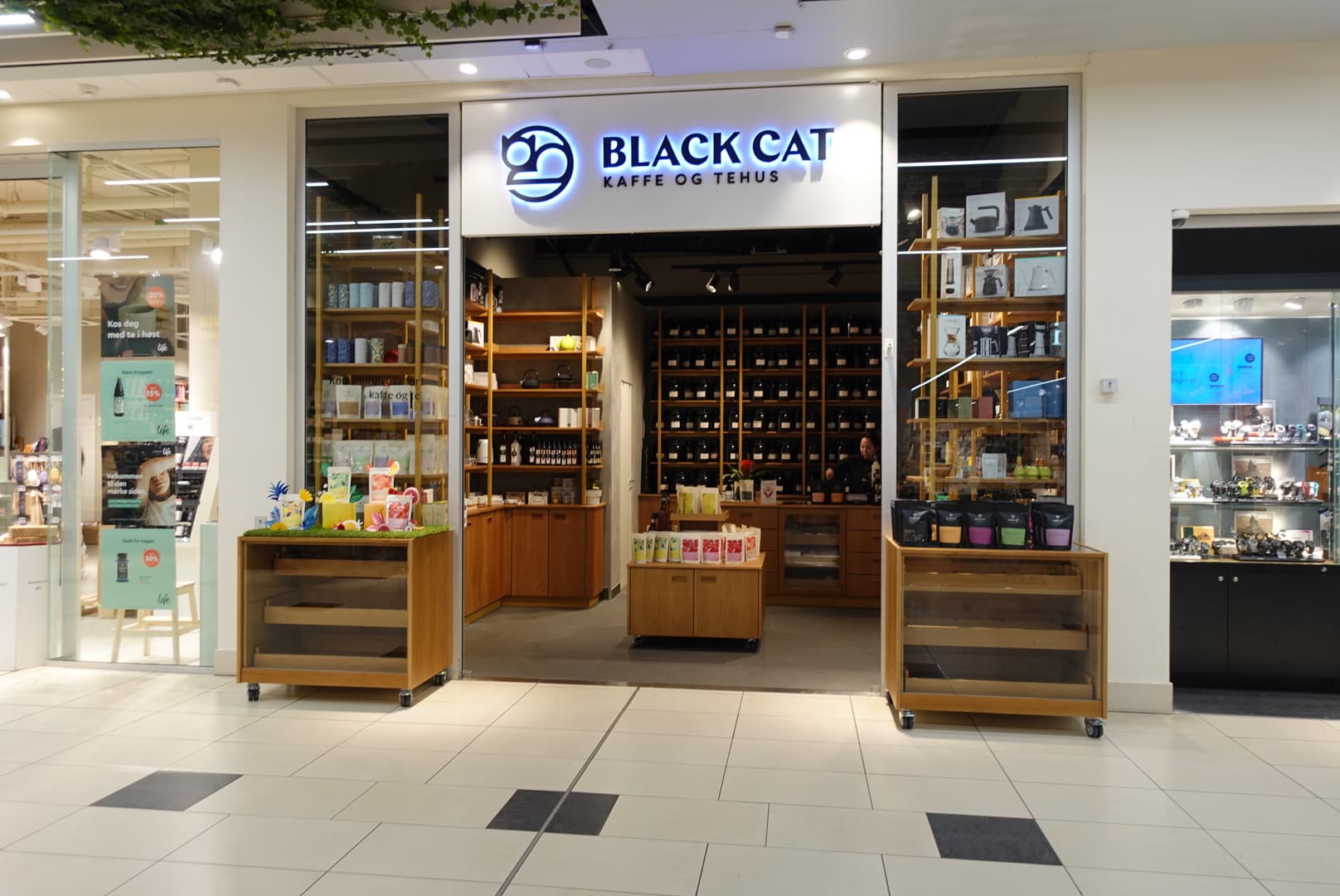 Storefront of Black Cat Kaffe og Tehus - Byporten, specialty coffee shop in Oslo