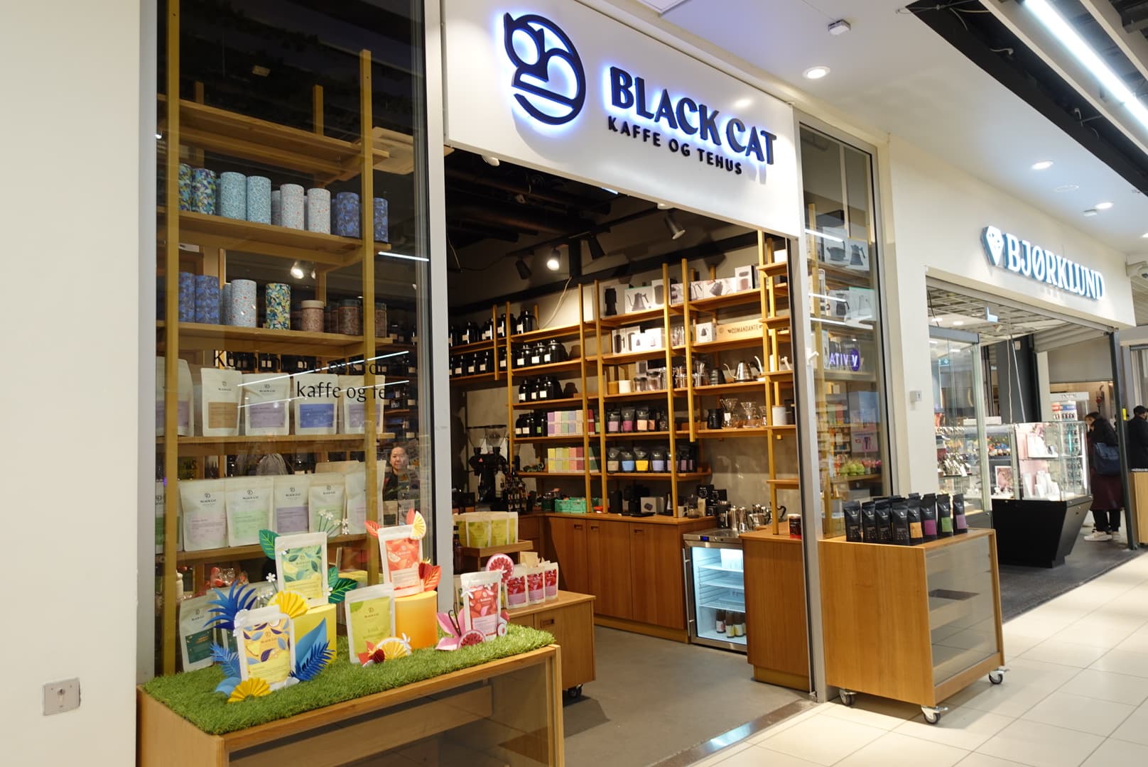 Storefront of Black Cat Kaffe og Tehus - Byporten, specialty coffee shop in Oslo