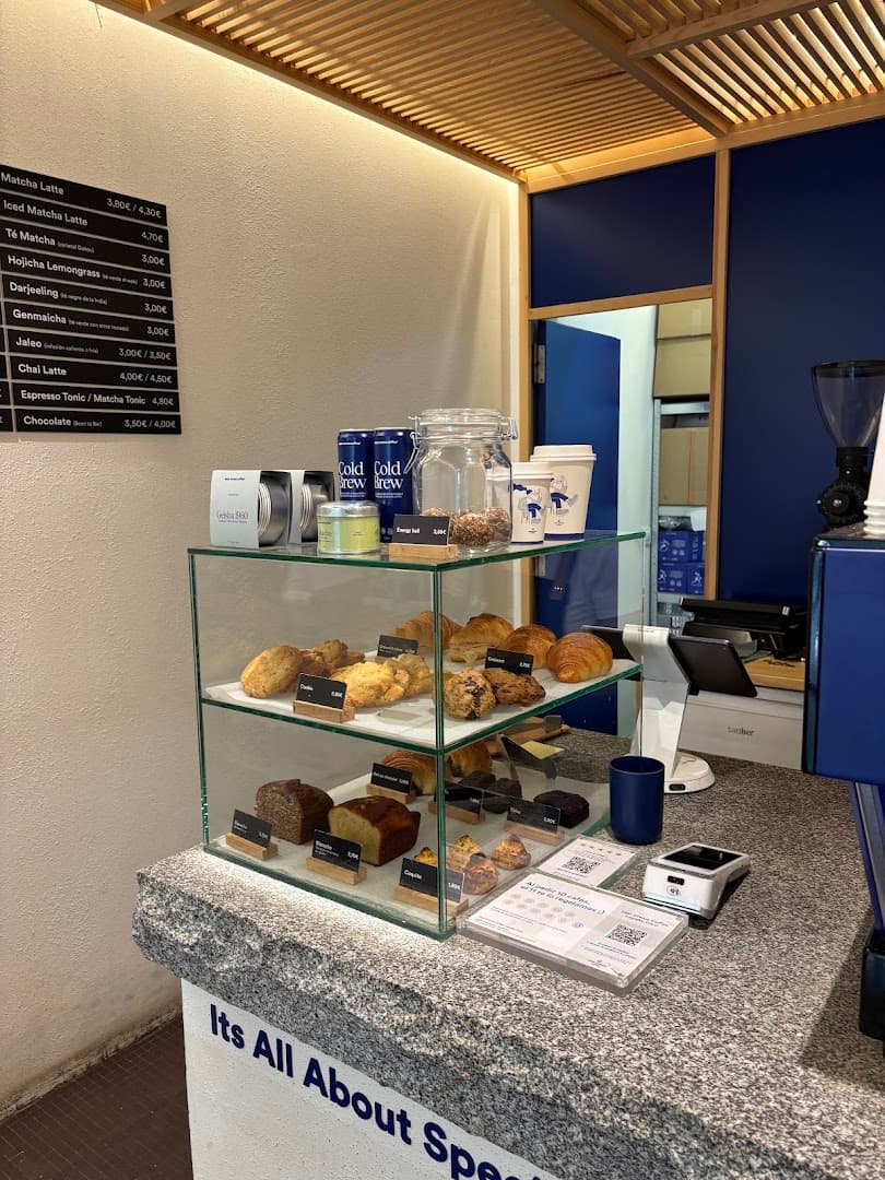 East Crema Coffee Conde (Specialty Coffee Madrid) - specialty coffee shop in Madrid