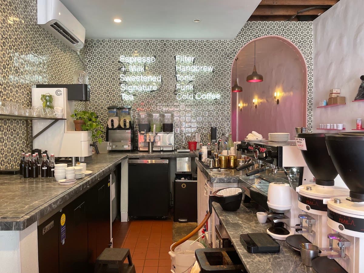 Dayglow specialty coffee shop in Los Angeles - photo 6