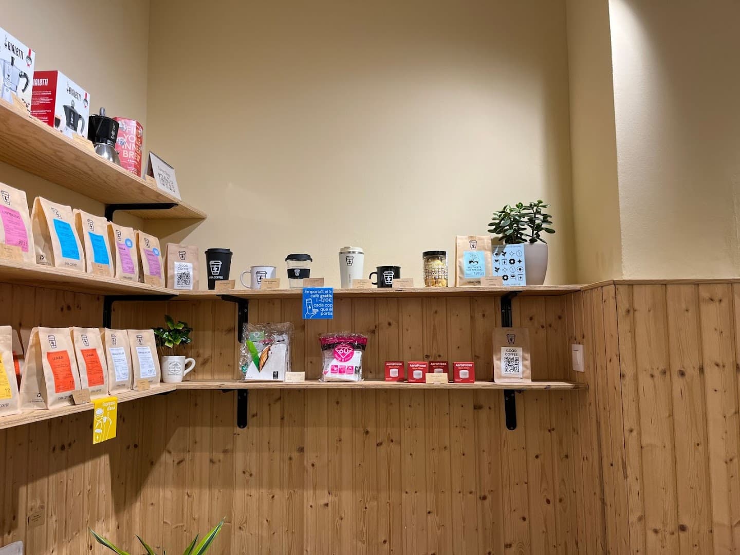 Syra Coffee - Sants - specialty coffee shop in Sants-Montjuïc