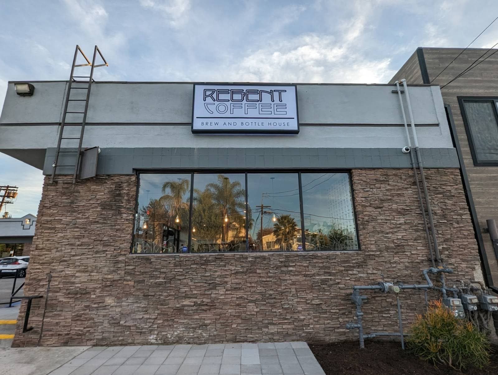 Regent Coffee Brew and Bottle House specialty coffee shop in Los Angeles - photo 13