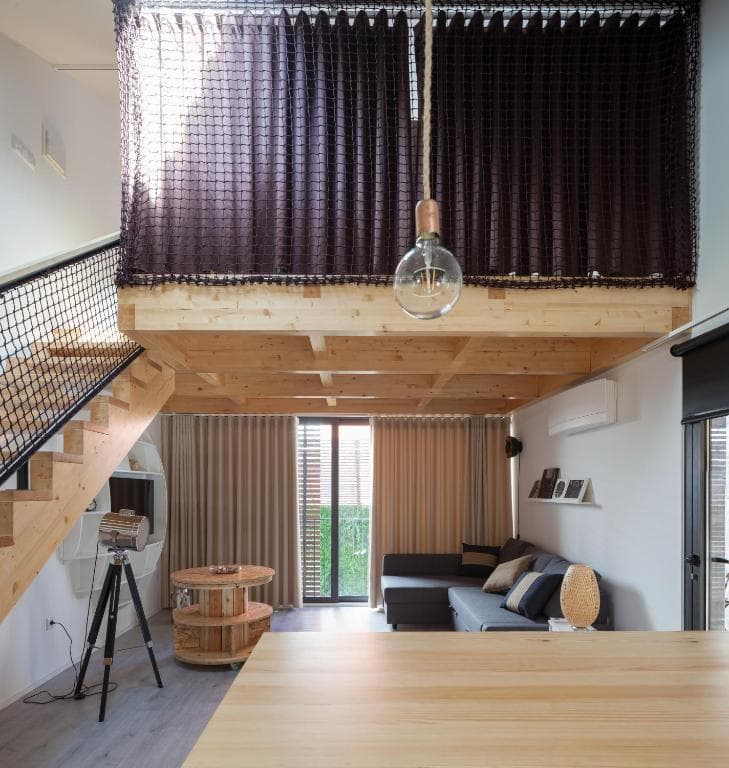 Interior of 7g Roaster Apartments & Restaurant, specialty coffee shop in Porto