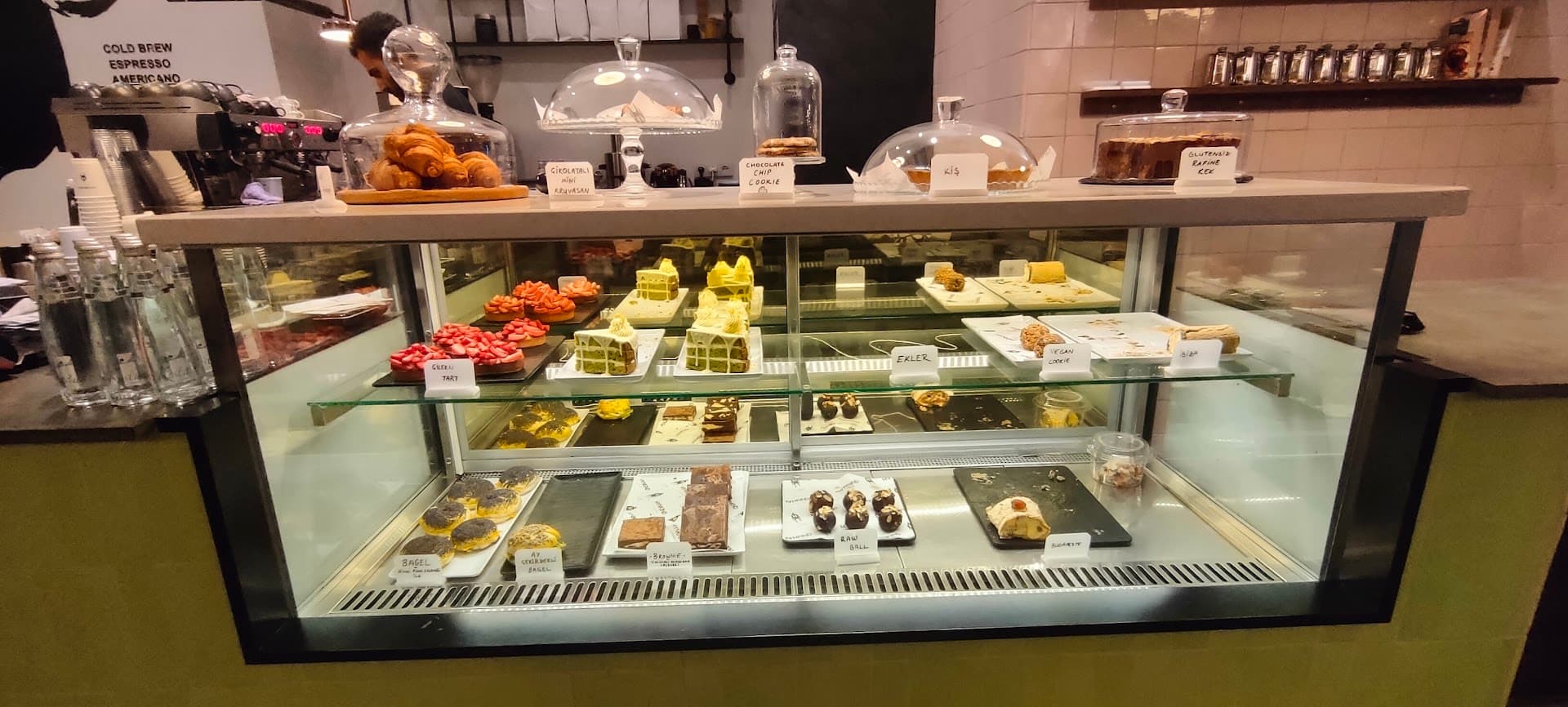 Mankind Coffee & Eatings specialty coffee shop in Istanbul - photo 10