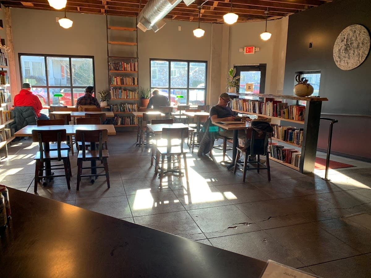 The Stacks Coffeehouse - specialty coffee shop in Overlook