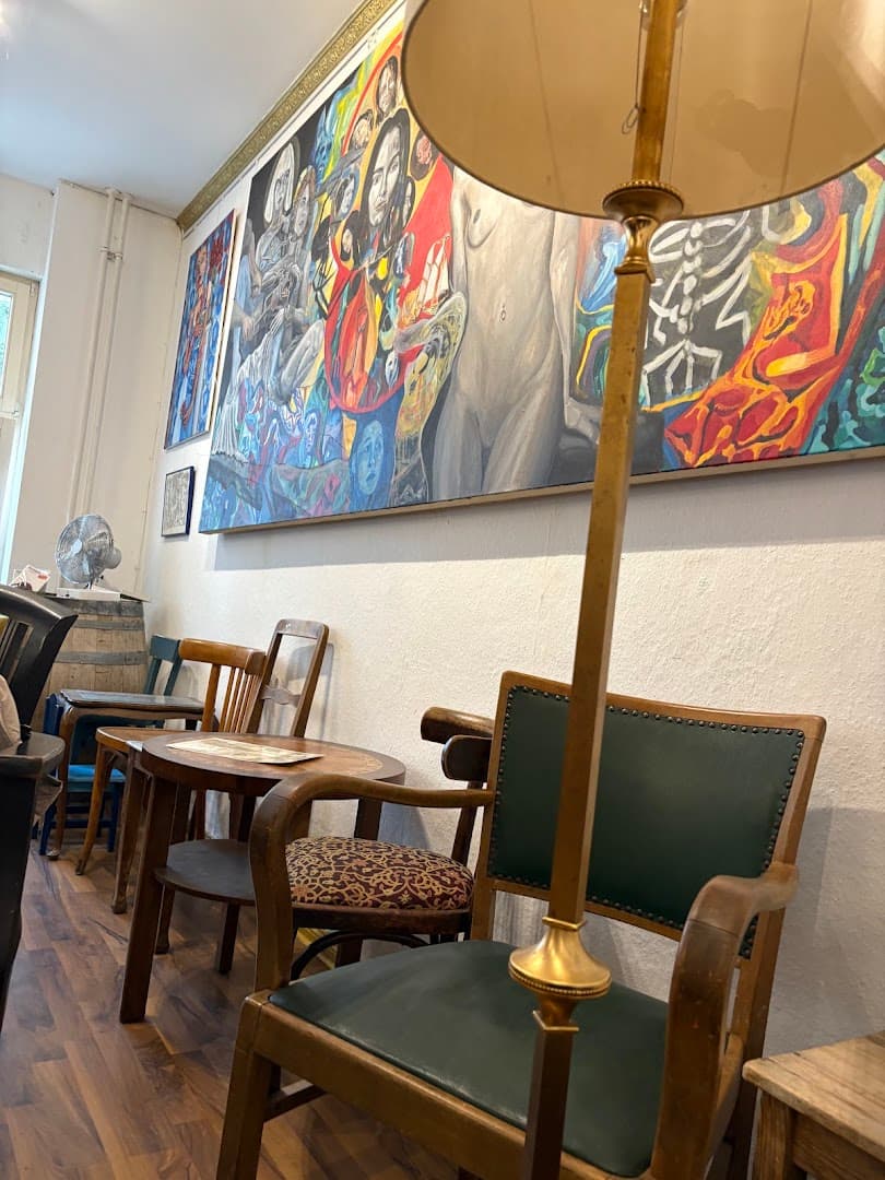 CoffeinCentrale, Kaffee-und Kunsthaus, Rösterei specialty coffee shop in Berlin - photo 3